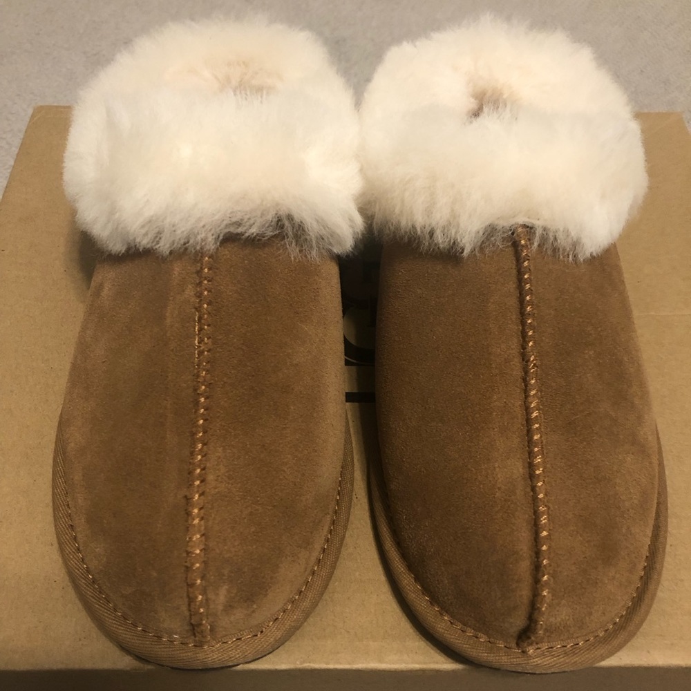 UGG Chestnut Suede Sheepskin Slippers with Cream Fur Cuff